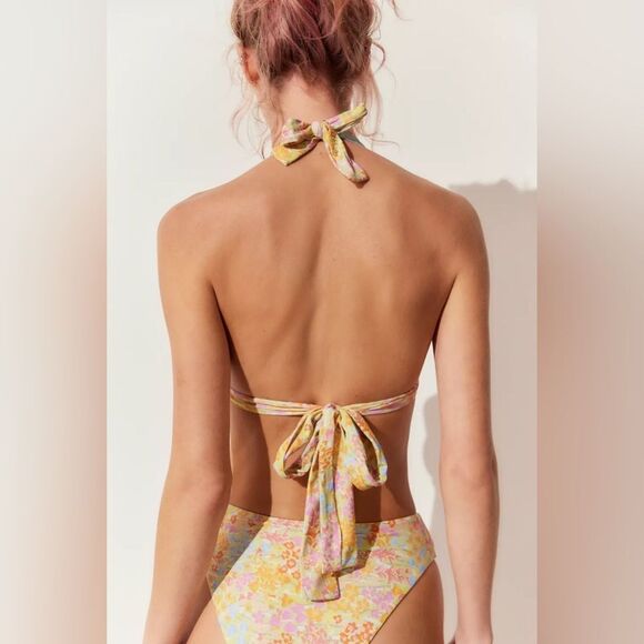 NWT Stone Fox x REVOLVE Swim Rico Printed Bikini Top - Flower Fields Size XL - Picture 3 of 6